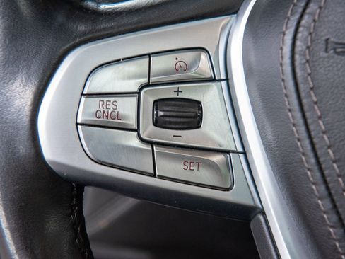 Used 2019 BMW 740i w/ M Sport Package image 21