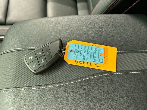 Used 2024 Chevrolet Traverse RS image 12