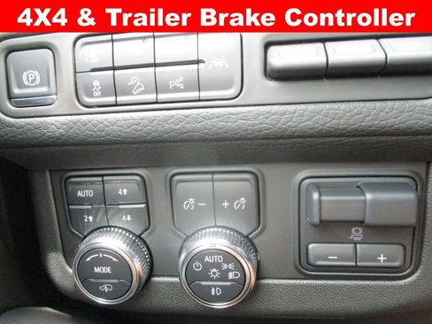 Used 2024 GMC Yukon Denali w/ Denali Reserve Package AWD/4WD image 33