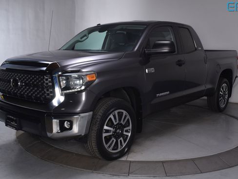 Used 2018 Toyota Tundra SR5 AWD/4WD image 2