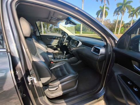 Used 2019 Kia Sorento EX FWD image 35