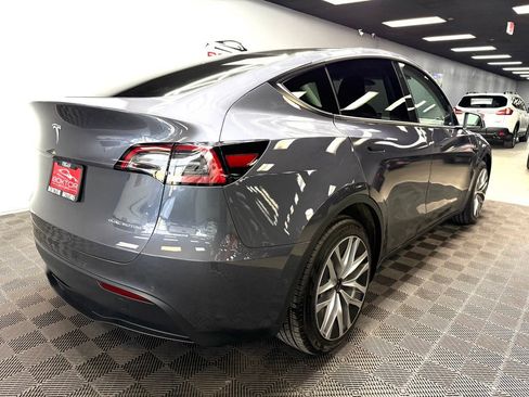 Used 2021 Tesla Model Y Long Range AWD/4WD image 14