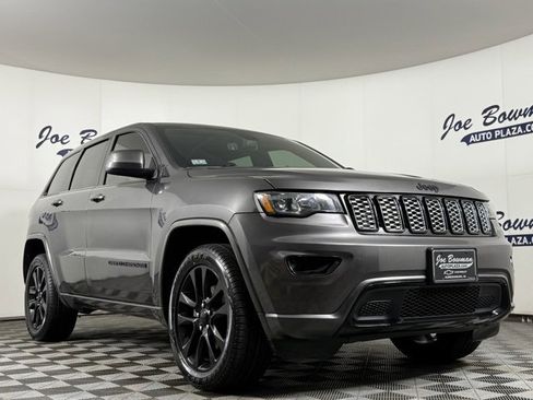 Used 2019 Jeep Grand Cherokee Altitude image 5