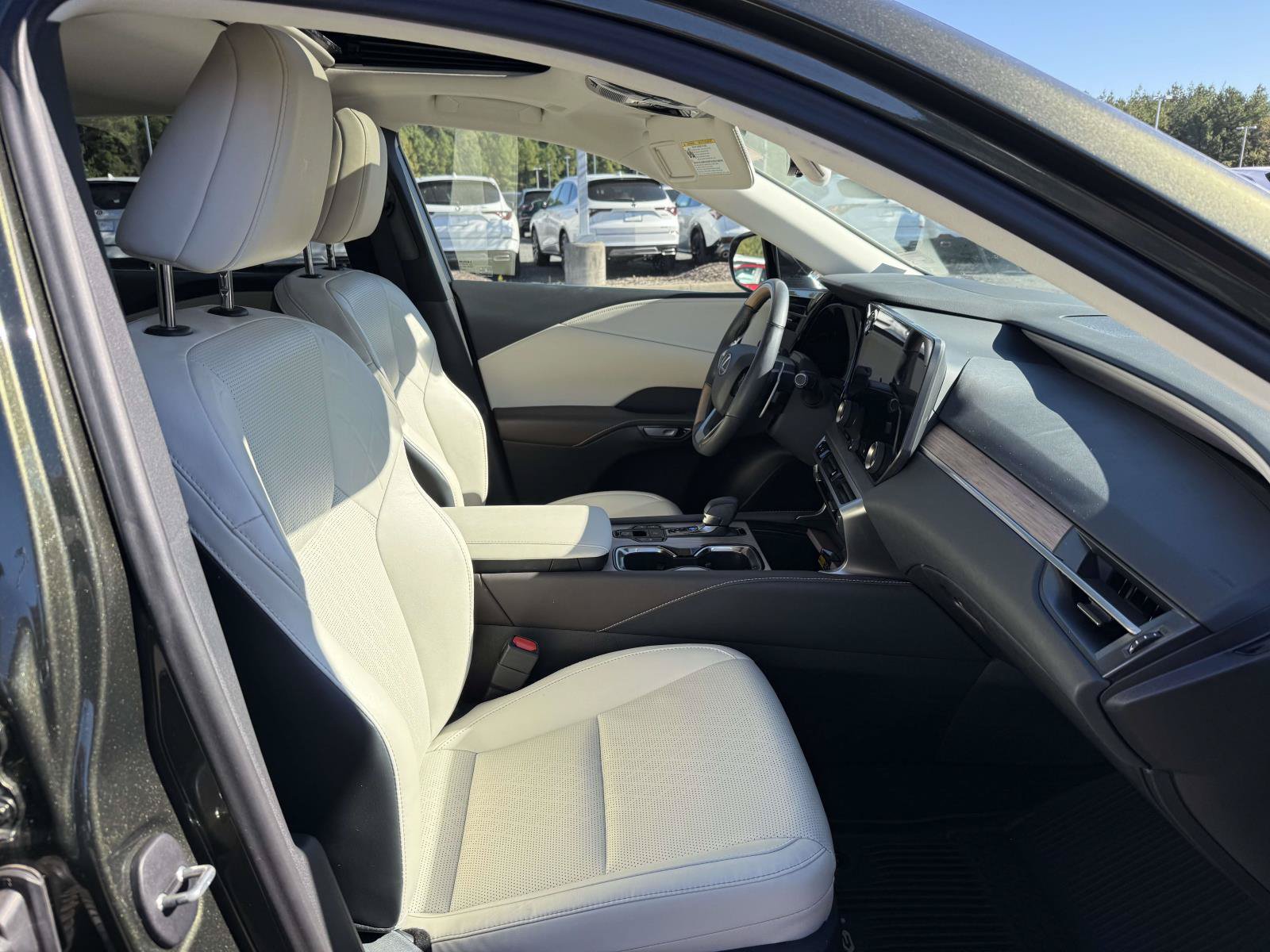 Used 2025 Lexus RX 350 w/ Convenience Package AWD/4WD image 15