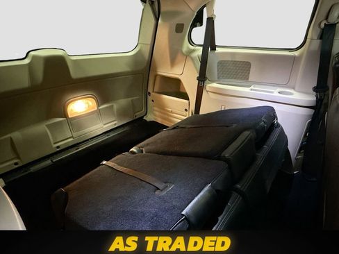 Used 2015 Chrysler Town & Country Touring FWD image 28