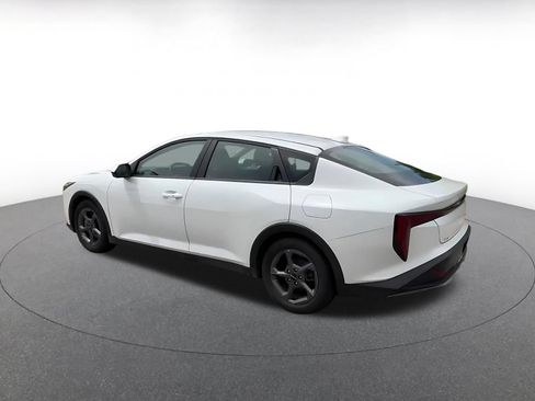 Used 2025 Kia K4 FWD image 10