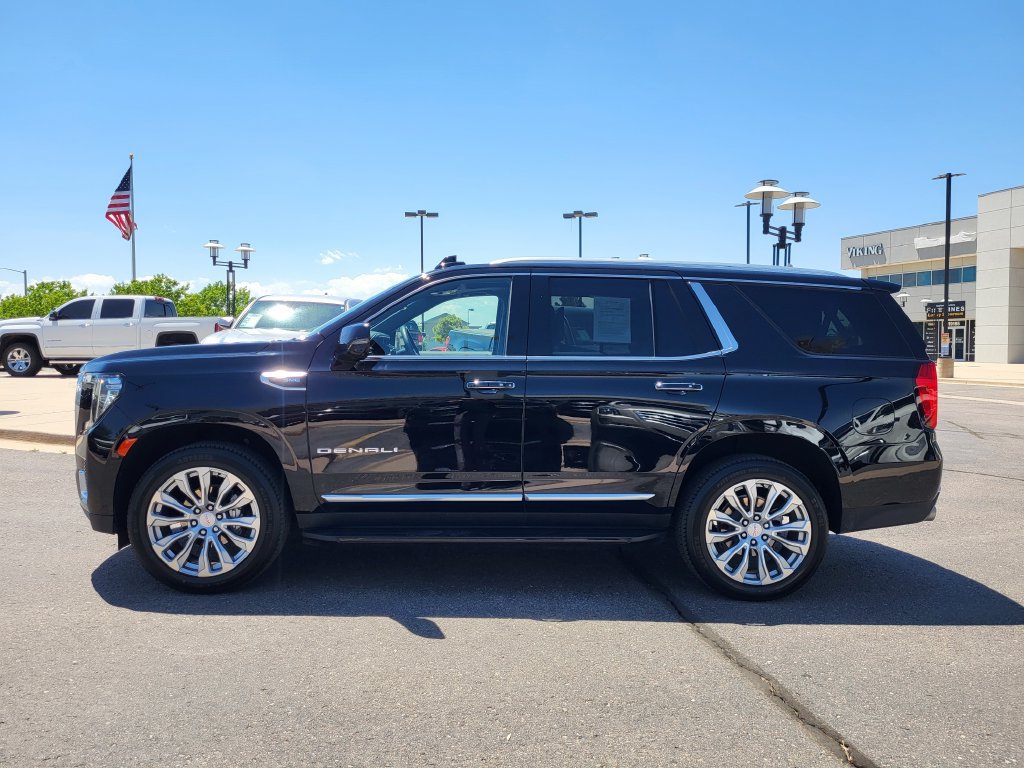 Used 2024 GMC Yukon Denali w/ Advanced Technology Package AWD/4WD image 7