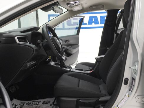 Used 2023 Toyota Corolla LE FWD image 5