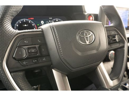 Used 2024 Toyota Tacoma TRD Sport image 28