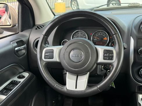 Used 2017 Jeep Compass High Altitude FWD image 12