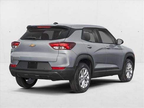 New 2026 Chevrolet TrailBlazer LT FWD image 2