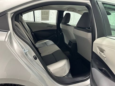 Used 2025 Toyota Corolla LE image 49