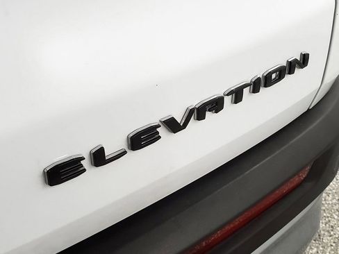 Used 2025 GMC Acadia Elevation FWD image 25