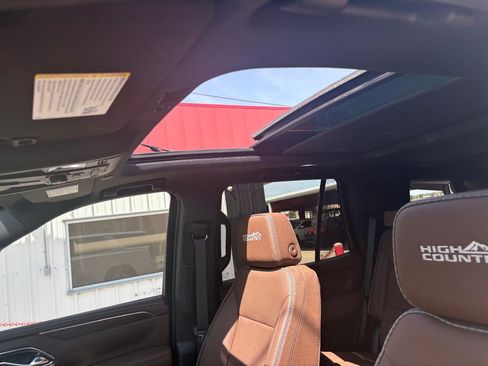 Used 2024 Chevrolet Tahoe High Country w/ Premium Package AWD/4WD image 20