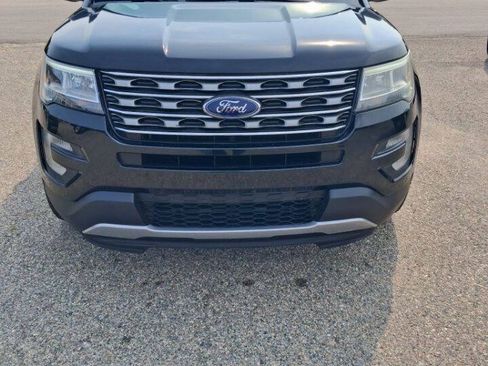 Used 2016 Ford Explorer XLT w/ Equipment Group 201A AWD/4WD image 2