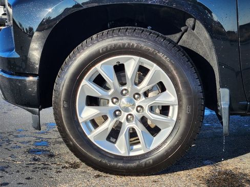 Certified 2023 Chevrolet Silverado 1500 Custom image 9