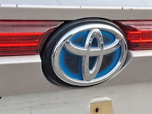 Used 2021 Toyota Venza Limited image 29