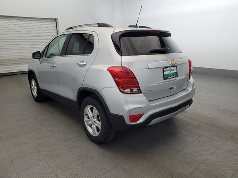 Used 2017 Chevrolet Trax LT w/ LT Convenience Package FWD image 5