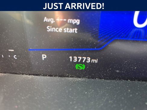 Used 2023 Volkswagen Taos SE w/ Panoramic Sunroof Package FWD image 16
