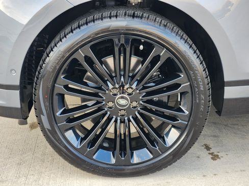 New 2026 Land Rover Range Rover Velar Dynamic SE image 10