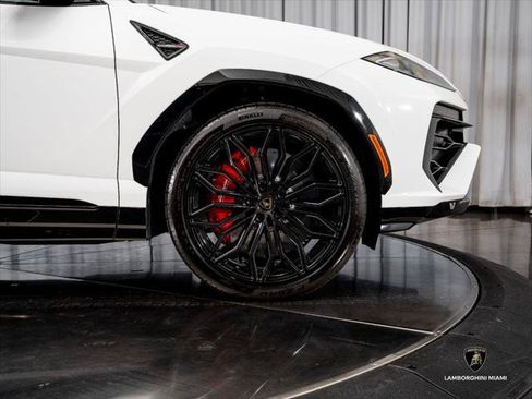 Used 2026 Lamborghini Urus SE AWD/4WD image 17