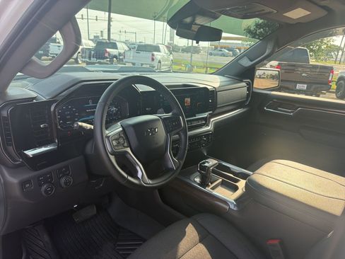 Used 2024 Chevrolet Silverado 1500 LT Trail Boss AWD/4WD image 10