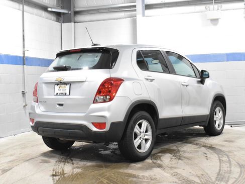 Used 2018 Chevrolet Trax LS image 25