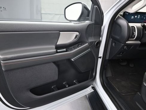 Used 2025 Ford Expedition Max Active image 12