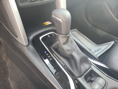 Used 2023 Toyota Corolla Cross XLE image 26