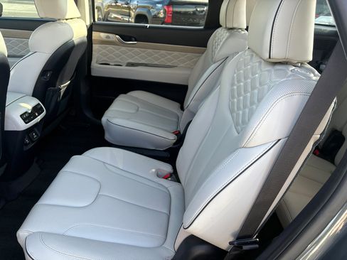 Used 2021 Hyundai Palisade Calligraphy image 13