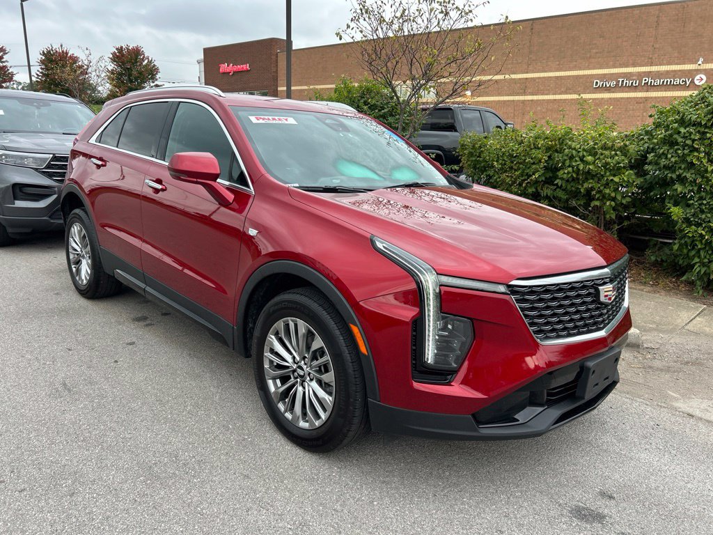 Used 2024 Cadillac XT4 Premium Luxury AWD/4WD image 2