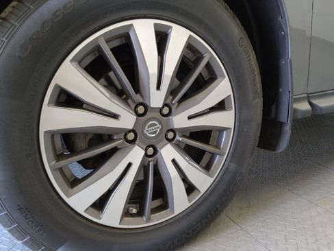 Used 2017 Nissan Pathfinder SV w/ SV Cold Weather Package AWD/4WD image 31