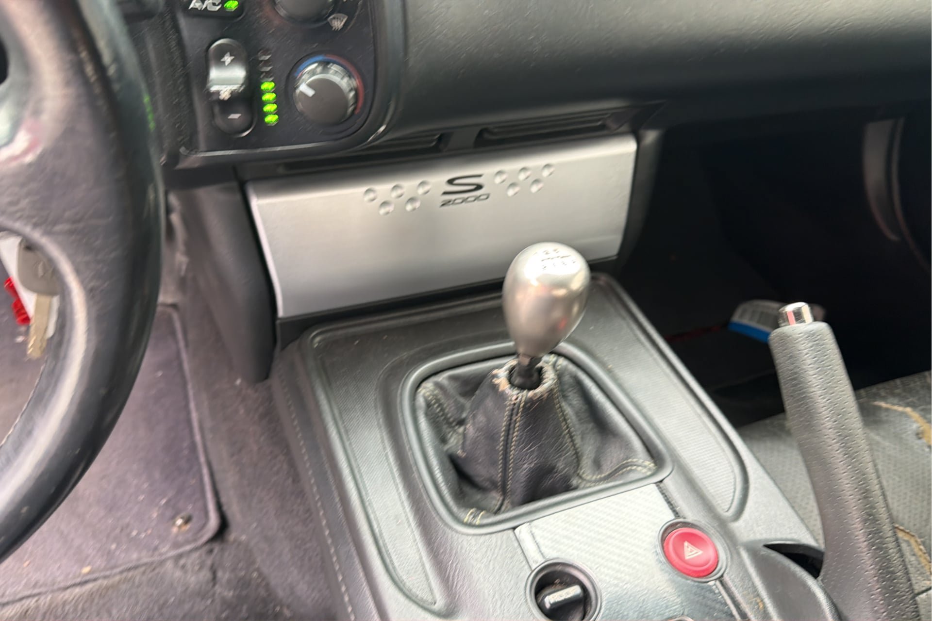 Used 2004 Honda S2000 image 19