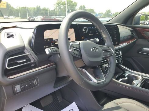 Used 2026 Chevrolet Traverse Z71 w/ Driver Confidence Package AWD/4WD image 8