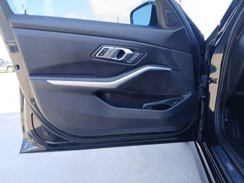 Used 2022 BMW 330i Sedan w/ Premium Package RWD image 18
