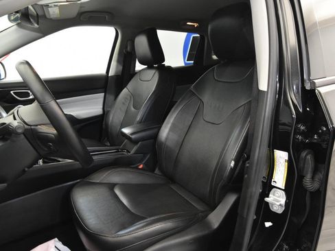 Used 2022 Jeep Compass Limited image 43