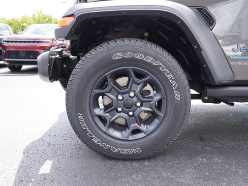 Used 2023 Jeep Wrangler Unlimited w/ Cold Weather Group AWD/4WD image 12
