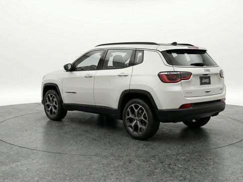Used 2025 Jeep Compass Limited image 6