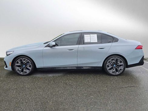 Used 2025 BMW i5 eDrive40i w/ M Sport Package image 6