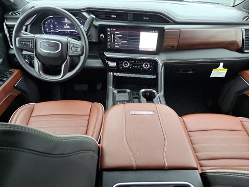 Certified 2024 GMC Sierra 2500 Denali Ultimate w/ Max Trailering Package image 8