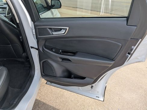 Used 2020 Ford Edge SEL AWD/4WD image 14