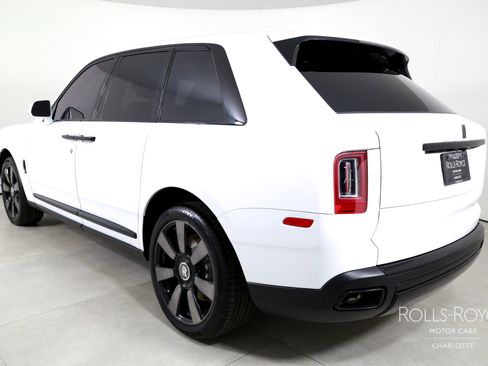 Used 2022 Rolls-Royce Cullinan image 8