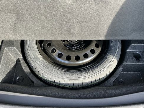 Used 2023 Buick Envision Essence w/ Sport Touring Package image 18