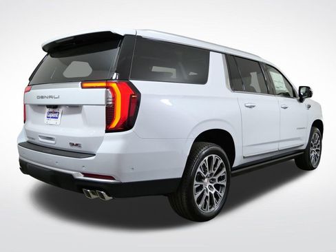 New 2026 GMC Yukon XL Denali w/ Denali Reserve Package AWD/4WD image 2