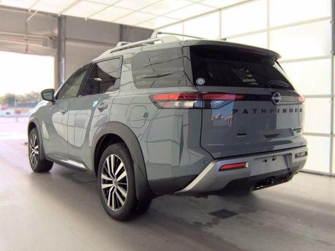 Used 2025 Nissan Pathfinder Platinum w/ Cargo Package AWD/4WD image 4