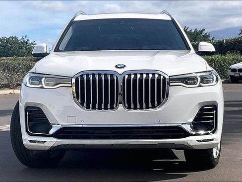 Used 2022 BMW X7 xDrive40i w/ Premium Package image 3