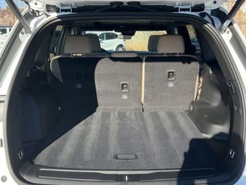 Used 2025 Jeep Grand Cherokee Limited image 14