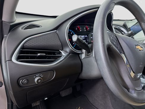 Used 2020 Chevrolet Malibu LT FWD image 12