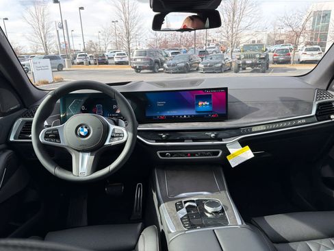 New 2026 BMW X5 xDrive40i w/ M Sport Package AWD/4WD image 18