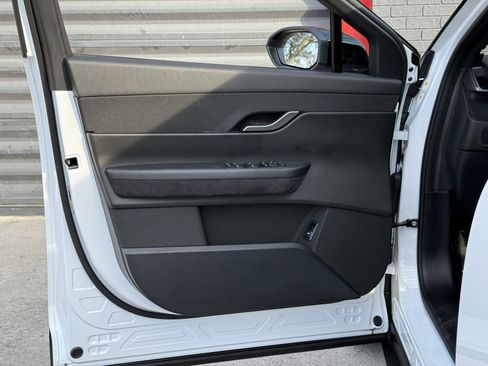 Used 2023 Fisker Ocean Ultra image 9